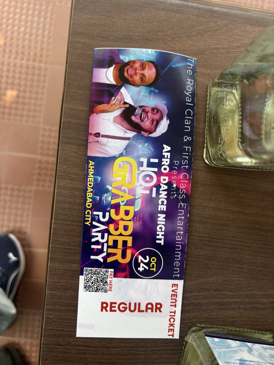 બોપલ ની ટિકિટ કોઈ એ લીધી ???