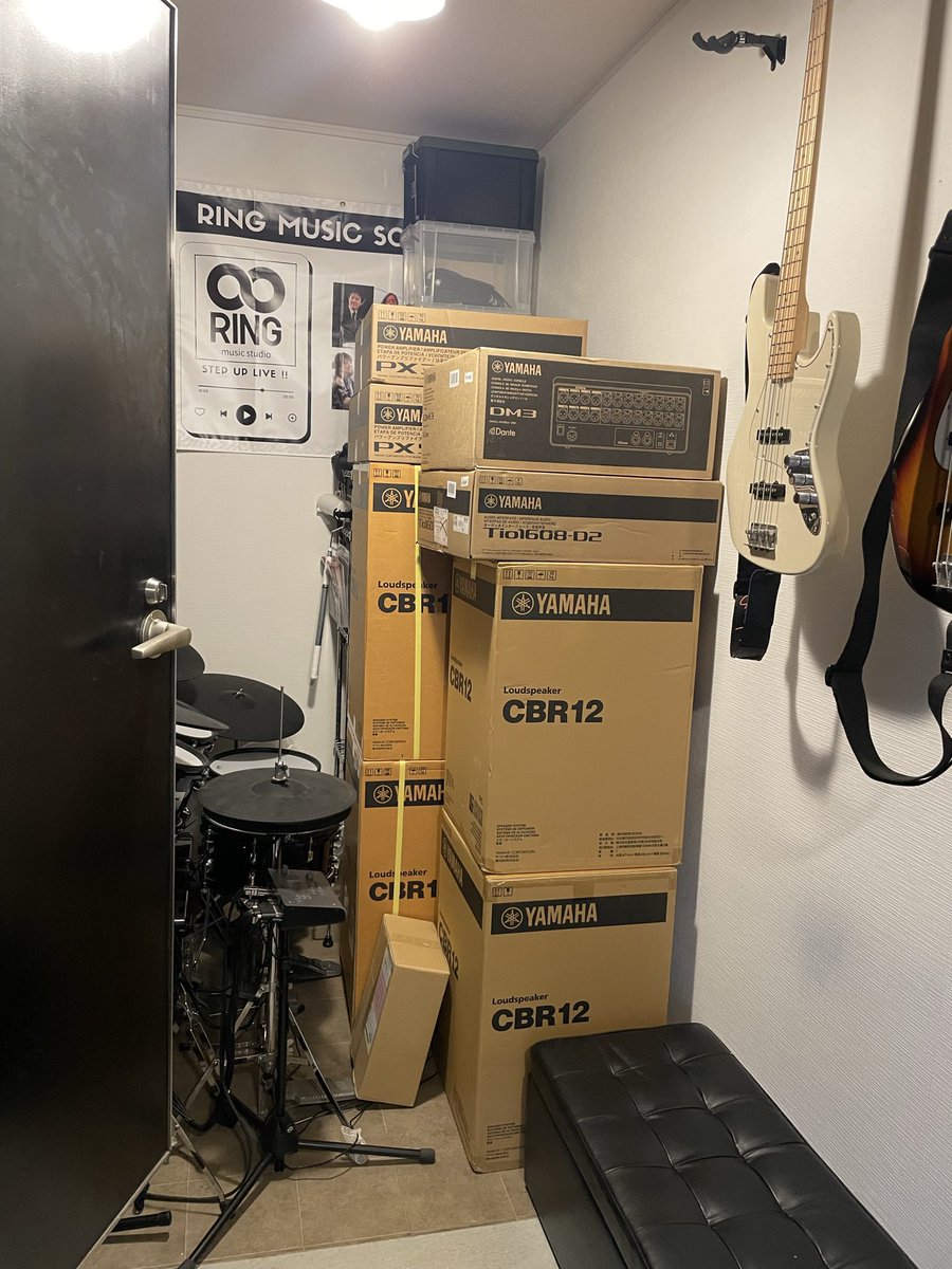 kei_drums's tweet photo. 大変な事になりました^^;
収納場所を考えなくては。。 https://t.co/S6f69E3i9g
