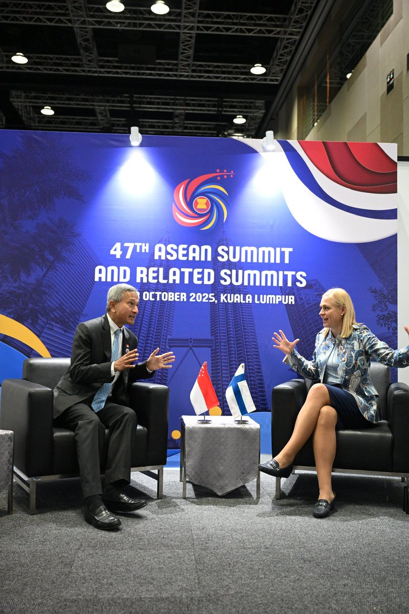 elinavaltonen's tweet image. Great meeting today with Singapore's Foreign Minister @VivianBala in Kuala Lumpur. We discussed ASEAN’s global role and the foreign and security policy landscape in Southeast Asia, Russia’s war of aggression against Ukraine and the importance of defending the rules-based…