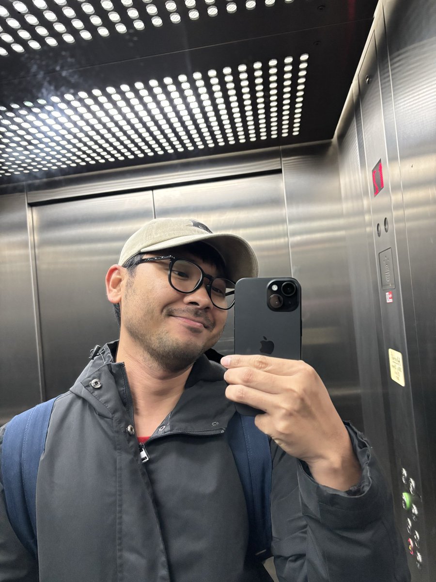 axeleric's tweet image. Mari kita usahakan axel yg berotot taun depan