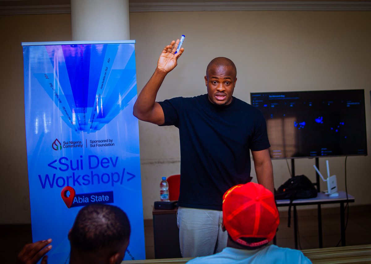 Heislyt's tweet image. Day 1 of #SuiDevWorkshopABIA was a blast🔥
It was a perfect success....
I bet you don't know the key difference between proof of work(PoW) and proof of stake (PoS)...
You still don't know why Move(Sui) is called the fastest chain...
Or how Eth smart contracts, Sol smart…