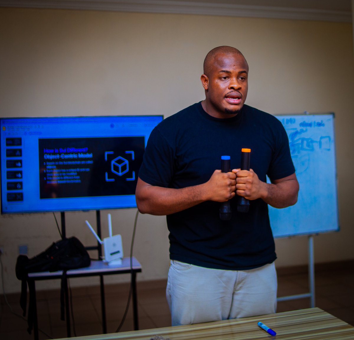 Heislyt's tweet image. Day 1 of #SuiDevWorkshopABIA was a blast🔥
It was a perfect success....
I bet you don't know the key difference between proof of work(PoW) and proof of stake (PoS)...
You still don't know why Move(Sui) is called the fastest chain...
Or how Eth smart contracts, Sol smart…