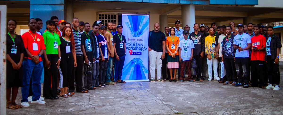Heislyt's tweet image. Day 1 of #SuiDevWorkshopABIA was a blast🔥
It was a perfect success....
I bet you don't know the key difference between proof of work(PoW) and proof of stake (PoS)...
You still don't know why Move(Sui) is called the fastest chain...
Or how Eth smart contracts, Sol smart…