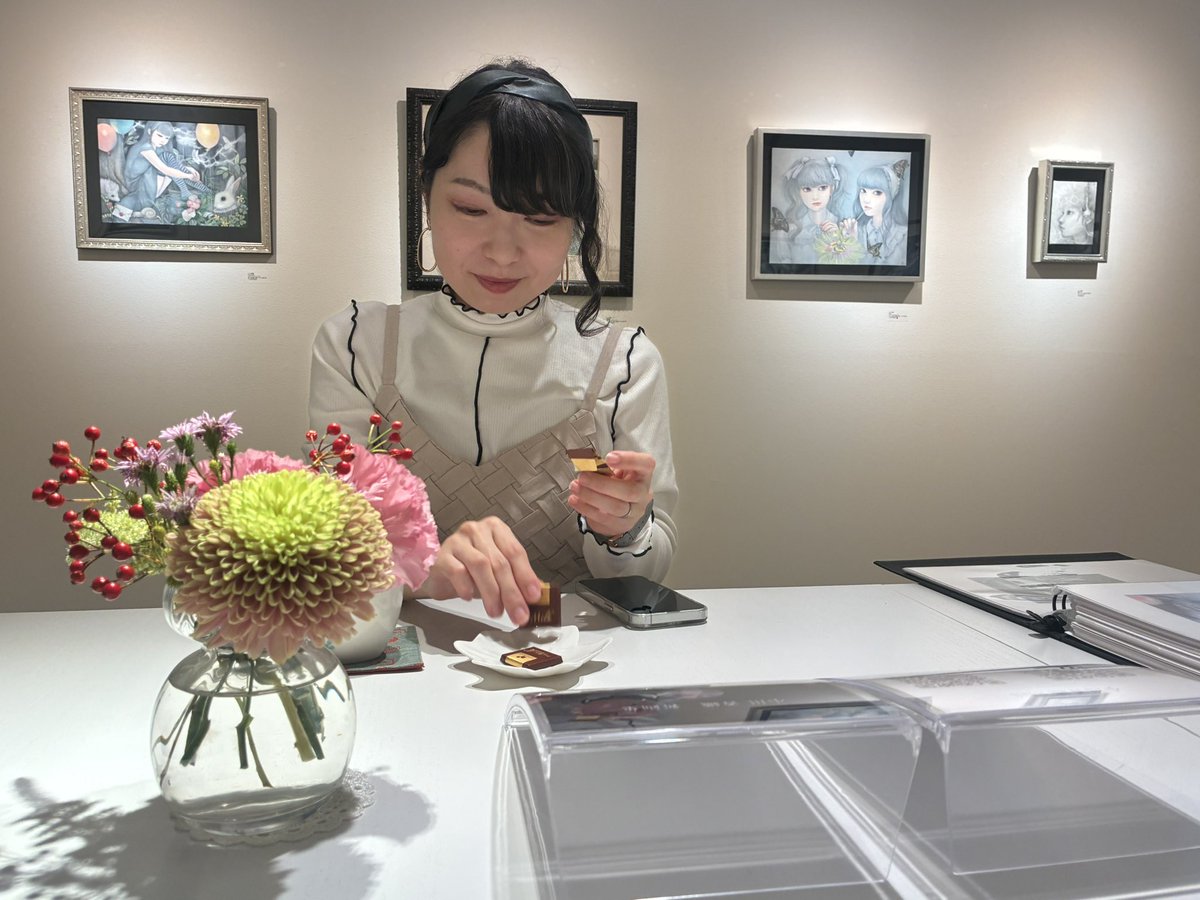 小川香織個展 「innocence」
～10/26（日）
月曜・火曜休　
12:00~19:00
みうらじろうギャラリー
<a href="/KaoriOgawa1020/">小川香織Kaori Ogawa個展2025.10.11〜10.26</a> 
<a href="/julespascin/">みうらじろうギャラリー</a> 
残りはいよいよ明日を残すのみです。
是非ご高覧下さい。
よろしくお願いします。