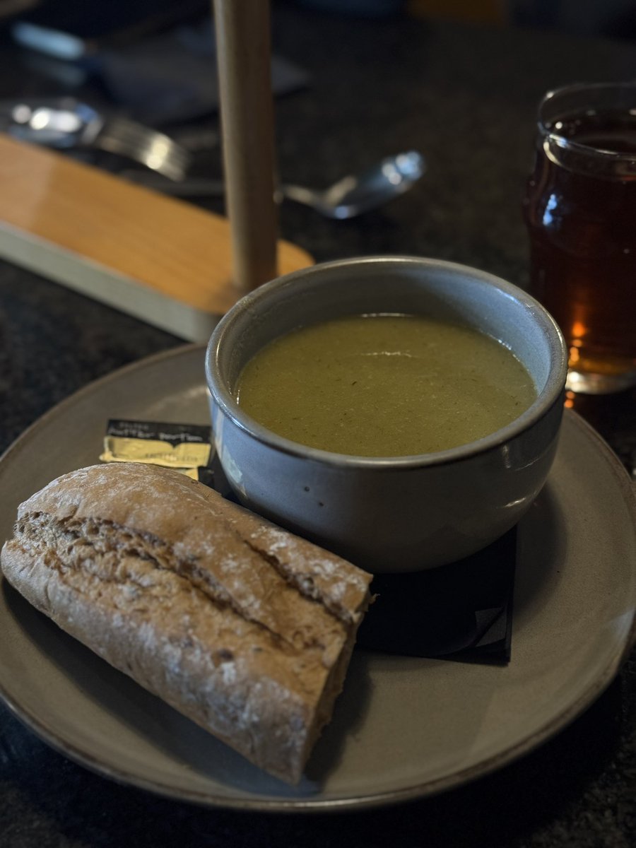 cIoudeleven's tweet photo. yesterday i walked five miles and i had soup for dinner x https://t.co/VFPxq0c5IN