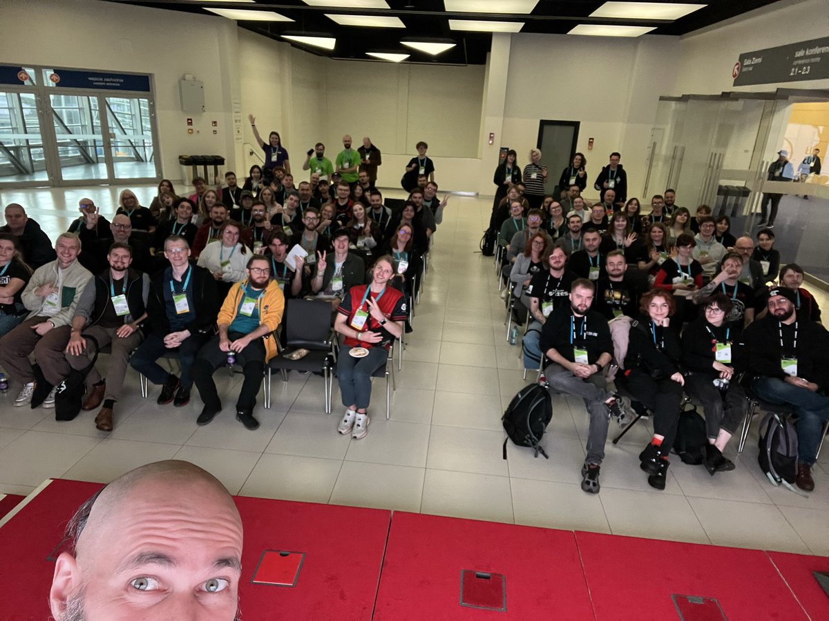 viriousDev's tweet photo. @gdcon was amazing! Super stoked that all of you came to listen to my talk! https://t.co/TLhjeae6YC