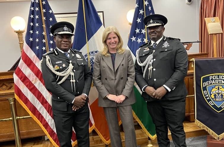 #POLICE
Ghana’s Inspector-General of Police, Christian Tetteh Yohuno, has signed a notable agreement with the New York Police Department (NYPD).

This agreement is an addition to the Ghana-USA Defence Agreement which enables the US armed forces to use Ghana as a forward operating
