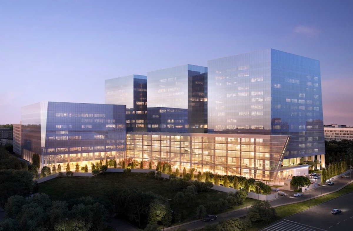 GauravGupta_RE's tweet photo. Google doubles down on Gurgaon, signs one of the largest office space deals of 2025, leases 617,000 sqft at Atrium Place in Gurgaon

The Grade A space is developed jointly by DLF and Hines (Total 12 acres)

Google earlier in the year had leased 5.5 Lakh sqft in Intellion park https://t.co/zk1MxAU6Xu