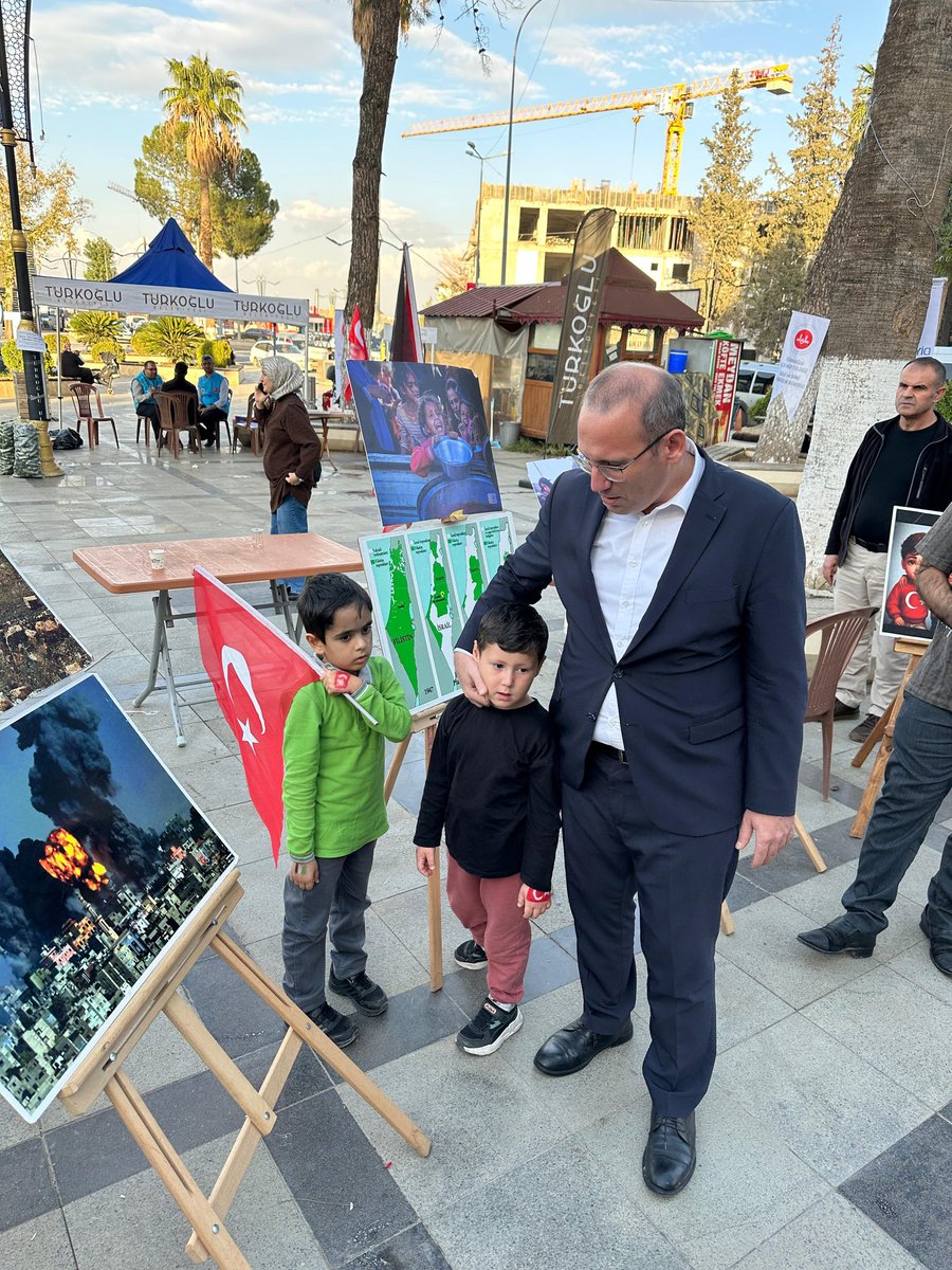 Canım oğlum,Mehmet Akifim, inşallah sen benim yaşlarıma geldiğinde, ateşkes için, yardım için değil, zafer için düzenlenen sergilere katılırsın.