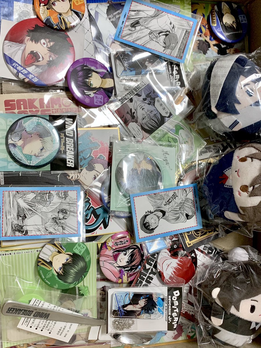 애니메이션 굿즈 대량 처분, 판매
*RT시 2-3만원치 굿즈 보내드림
all 미개봉 / 원가 이하 or 반값으로 양도
진격거 나히아 하이큐 은혼 사카데이 나루토
주술회전 오란고교 블루록 몹싸 윈브레 
10 이상 구매시 덤 (소진까지 무작위) 
20 이상 구매시 반택 무배
30 이상 구매시 편택 무배