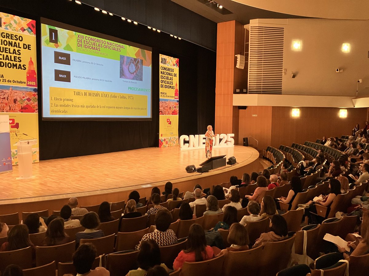 Conferencia plenaria a cargo de Mª del Carmen Horno Chéliz, de la Universidad de Zaragoza: “La adquisición del léxico de segundas lenguas.”

#EOI #XIIICongresoNacionalEOI #escuelasoficialdeidiomas #congresoyalgomas #lexico #innovacioneducativa 

<a href="/Educarm/">Educarm</a> <a href="/CPRRegionMurcia/">CPR Región de Murcia</a>