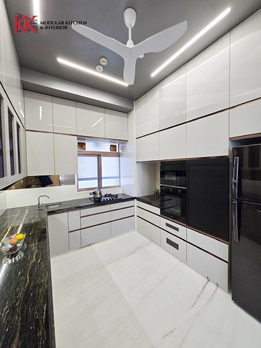KKModularKitchn's tweet image. Smartly designed C-Shaped Modular Kitchen 
Featuring Openable Shutters, Blum Antaro Drawers, and a sleek Blum Legrabox Masala Pull-Out - crafted for ultimate convenience &amp;amp; elegance.
#kkmodularkitchen #modularkitchen #blumdrawers #kitchenstorage #smartkitchen #cshapedkitchen