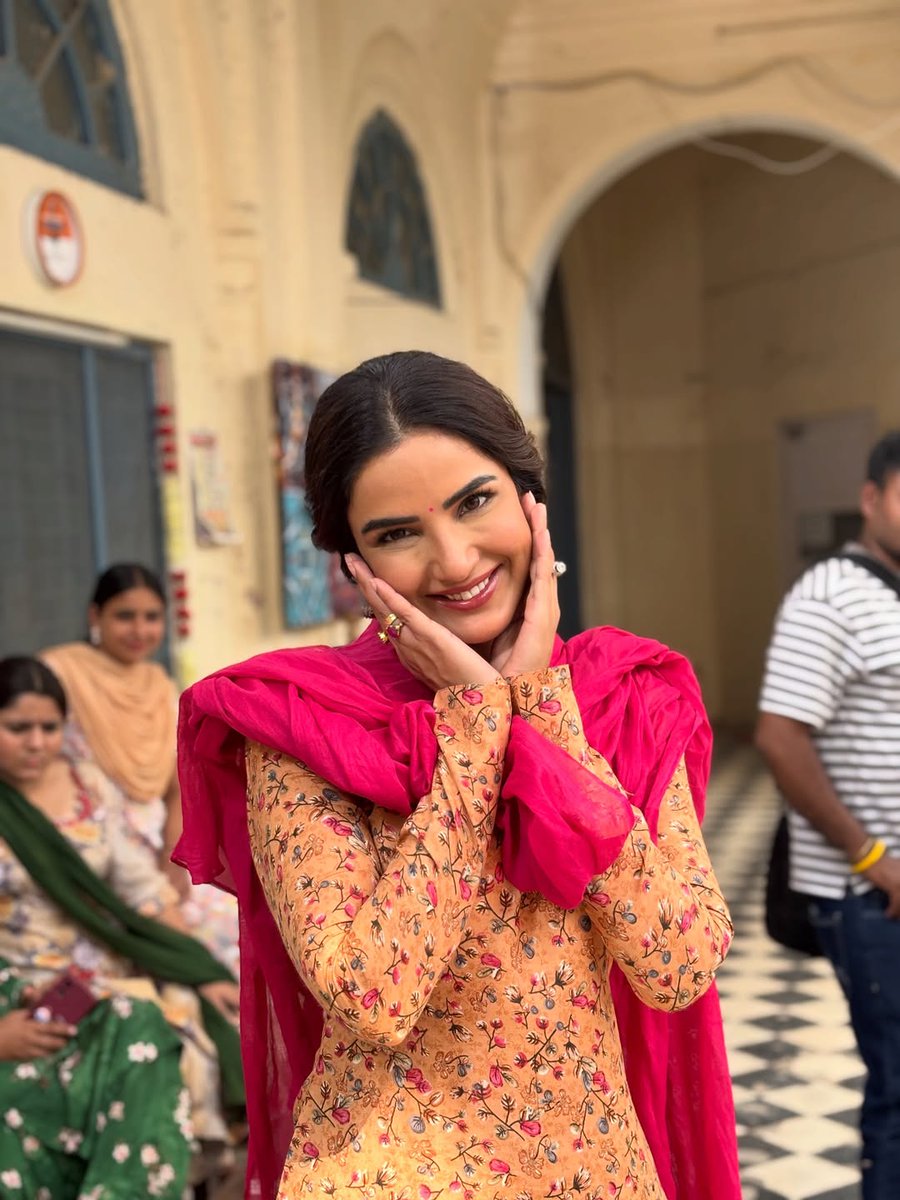 The way she is looking at Mee 😭💋

JASMIN AS SUKH TURNS3
#JasminBhasin