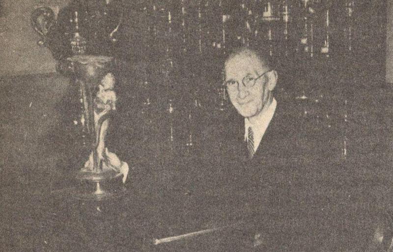 Dar las gracias a  Ángel Rodríguez allá donde esté por fundar lo que es un sentimiento  y que difícilmente pocos tenemos la suerte de poder vivirlo.
#RCDE125 
#RCDE