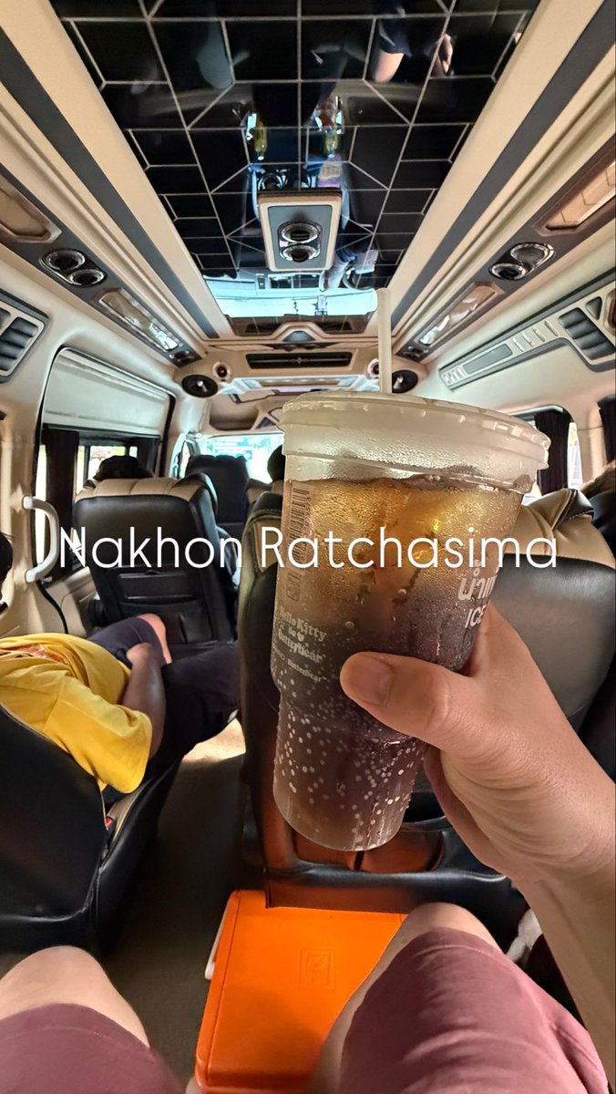 Bee_O_whY's tweet image. ยาวไป ใกล้จะถึงที่พักแล้ววว เครื่องก็ติดแล้วเช่นกัน 🤩🤩
#FVS #Outing
#Happyboy💯