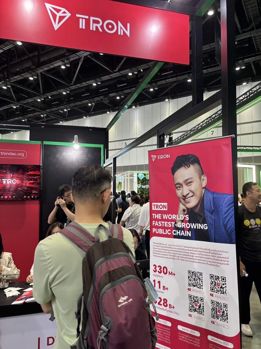 chincplay's tweet photo. Don't miss out TRON booth at #BITKUBSUMMIT2025 !
Hands up for @TronDao_THA @justinsuntron https://t.co/kq7jpn9Ud4