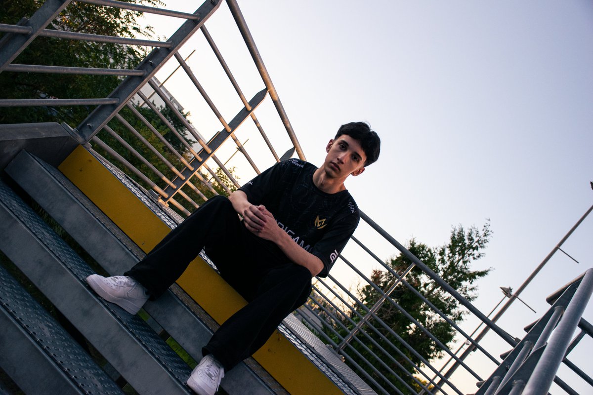 GLORE GnkZ tweet media