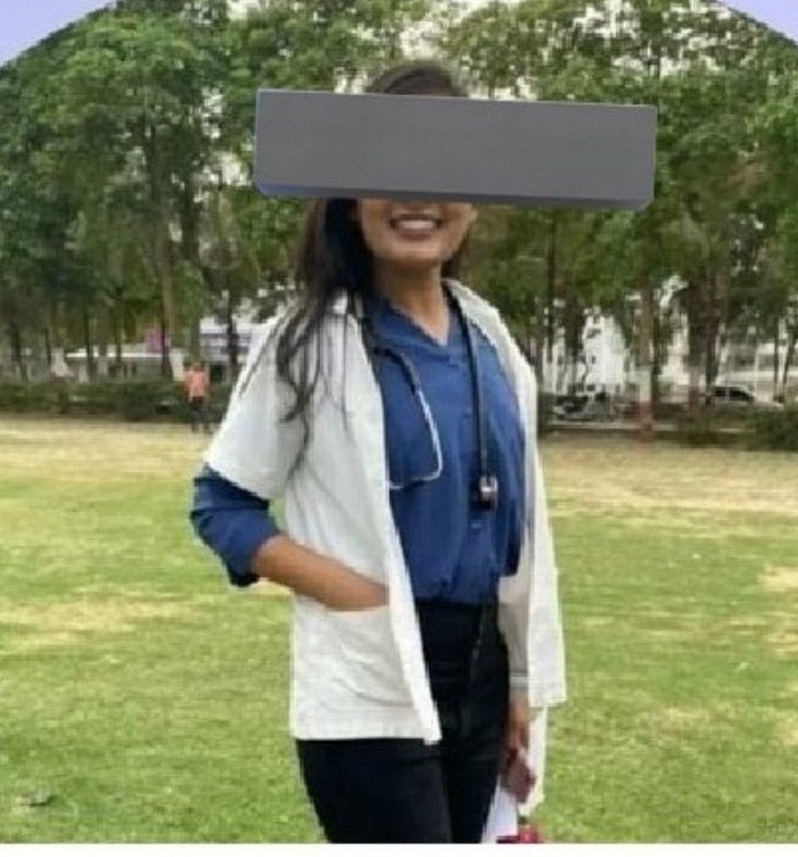 एक महिला ङाकटर ने प्रताड़ना से परेशान होकर आत्महत्या कर ली!

सब-इंस्पेक्टर गोपाल बदाने ने दो साथियो के साथ 5 महीने मे संपदा का कई बार बलात्कार किया मानसिक प्रताड़ना दी!

संपदा से अस्पताल में पोस्टमार्टम रिपोर्ट बदलने गलत काम करने के लिए दबाव ङाला जाता था।