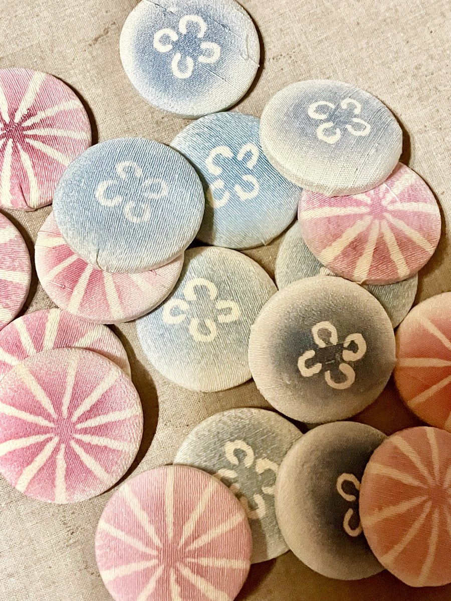 クラゲ作ってる🪼