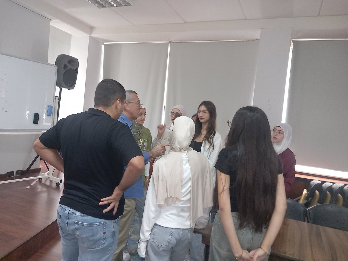 #نادي المناظرات #في ساحة المناظرة، لا نبحث عن الغلبة بقدر ما نبحث عن الحقيقة. 
#التفكير المحايد هو أن تُنصت للحجّة كما لو كانت فكرتك، وأن تزن الآراء بميزان العقل لا الميول.
#حين نتحرّر من الانحياز، نقترب أكثر من 
الفهم، لا من الفوز. 
<a href="/Hhhsinfo/">Houssam Hariri HS</a>
<a href="/dina_jradi/">Dina Jradi</a>
<a href="/ea_rania/">Rania El Abbassi</a>