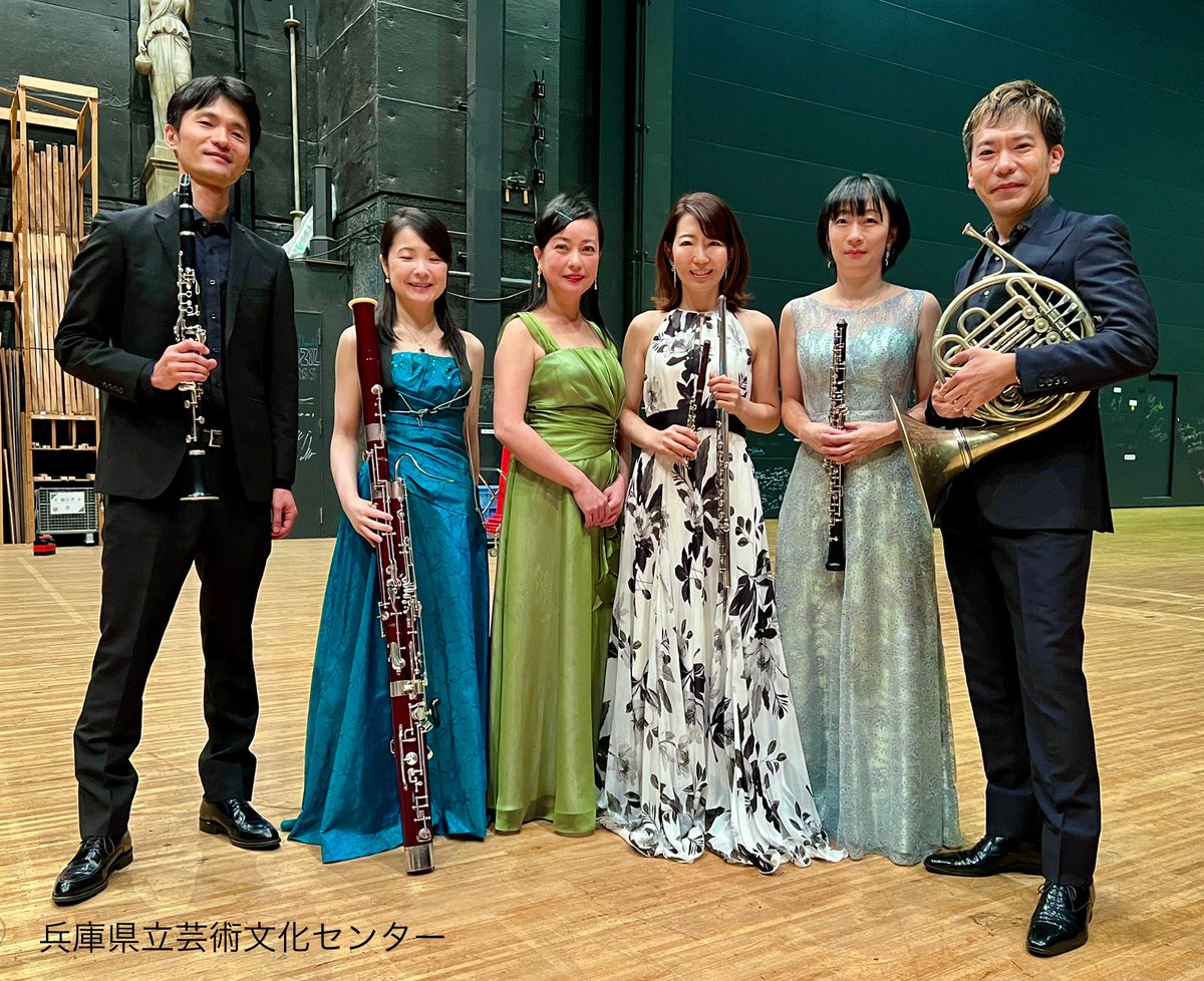 gcenter_hyogo's tweet image. 【東京六人組 終演♪】
日本を代表する名手たちが兵庫に揃い踏み！木管五重奏とピアノが奏でるあたたかく澄き通った音色が、ホール中を包んだ秋の午後。
6人が魅せる多彩な表情に、お客様からは万雷の拍手が贈られました。
