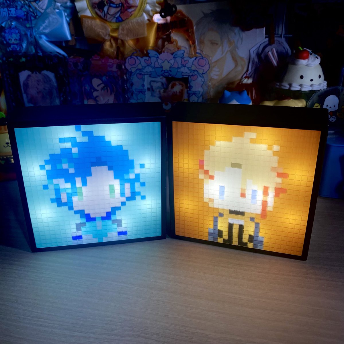 ahhh the arcade merch are heree!!! im so glad im able to get the desk light they are so cute 😭😭😭