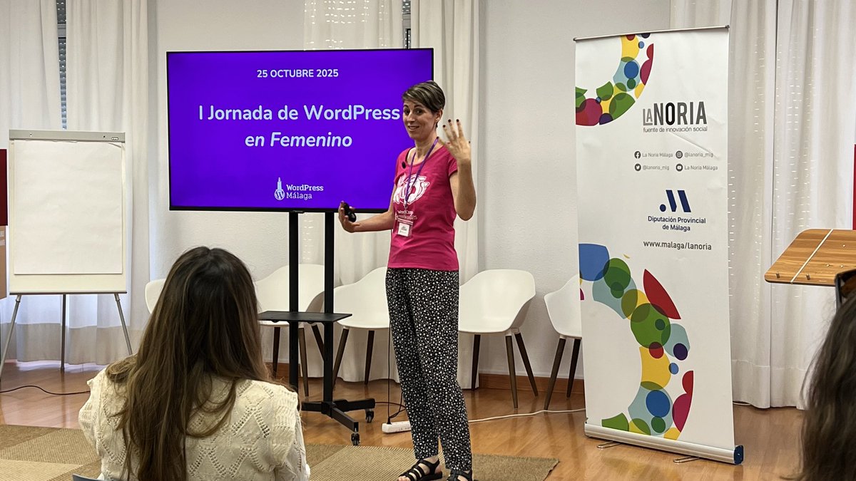 Hoy hemos venido a aprender un poco más en <a href="/wpmalaga/">WordPress Málaga</a> #WPFemMlg Empieza la jornada con la presentación de <a href="/deliacarballo/">Delia Carballo</a>