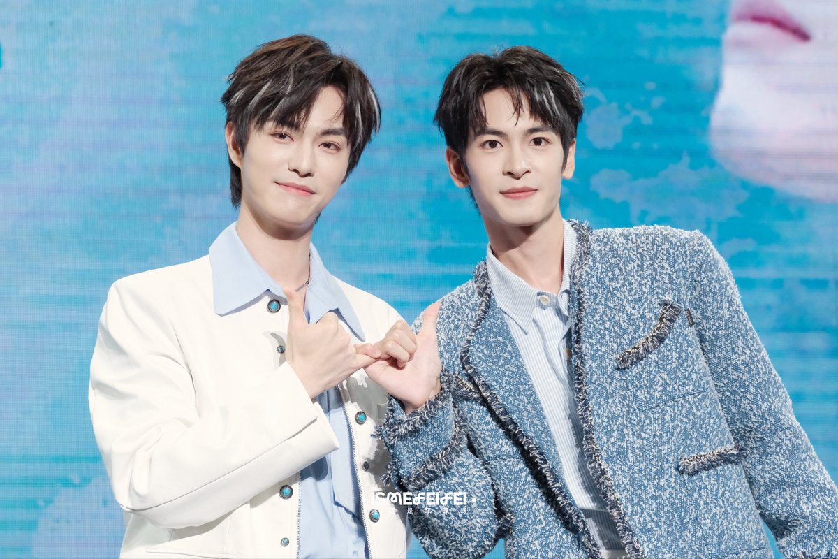 ismeFeiFei's tweet photo. 2025.10.25｜ChongQing FM

Mini Talk ①

#ZhangZhexu #Mijin 
#Xujin #KillToLove https://t.co/jlxHGYVD4I