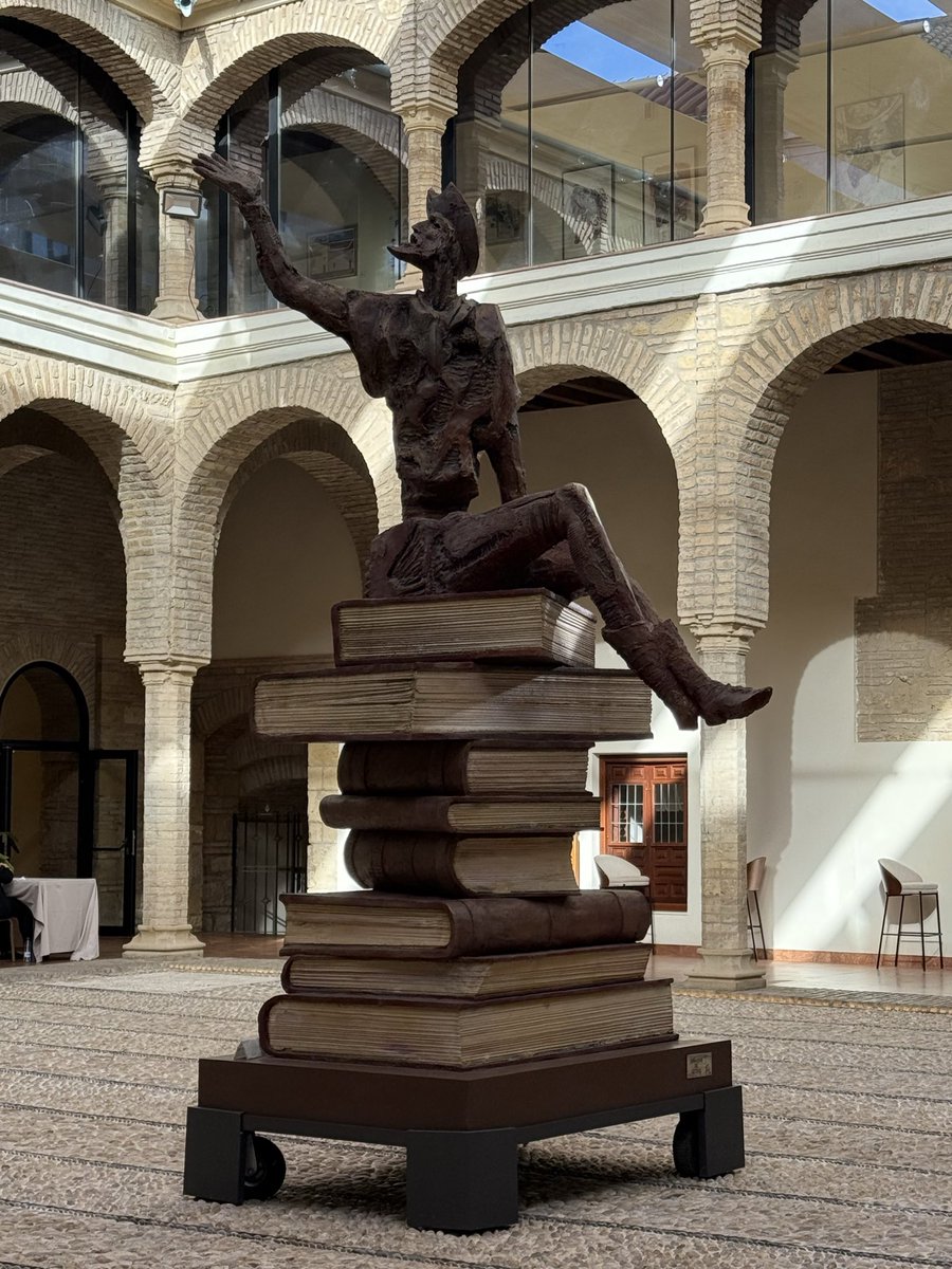 Córdoba’dan birkaç kare. Mezquita Catedral de Córdoba, tarif edilmesi zor bir güzellik. Bu arada tüm mekanları ChatGPT’yi rehber olarak kullanarak gezdim. Henüz dört dörtlük olmasa da biraz yönlendirmeyle epey işe yaradı.