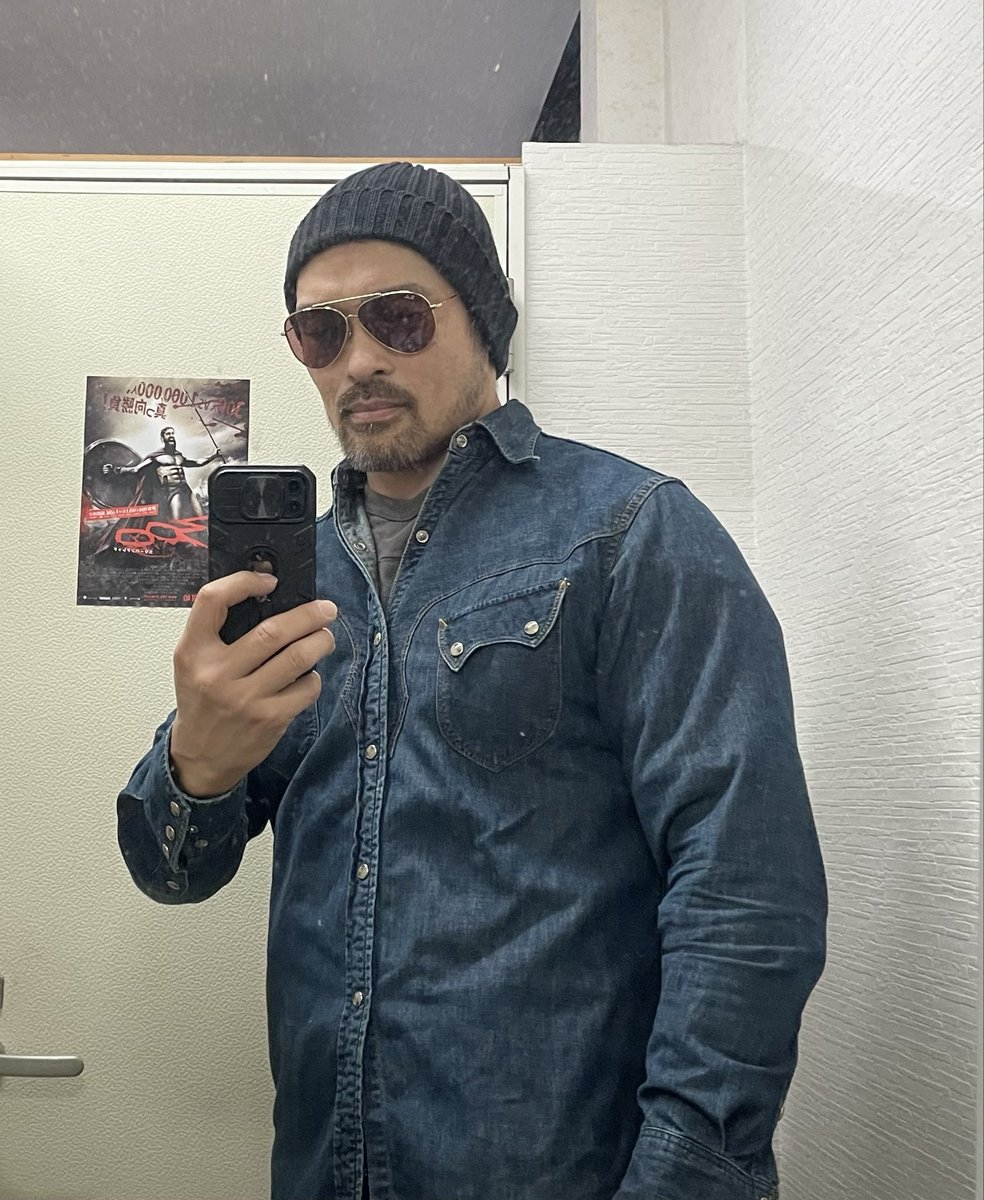 お疲れ様です☁️   本日の筋トレ終わり💪　50歳の筋肉と私服を📸