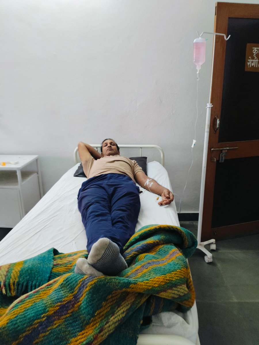 शंभूपुरा मेन रोड सड़क का कार्य प्रगति पर नहीं
वाहनों की निरंतर आवाजाही से उड़ रहे हैं धूल के गुब्बार
सड़क पर निवासरत आमजन, व्यापारियों का हाल बेहाल 
धूल के कारण हो रहे बीमार 
कृपया संज्ञान ले सड़क को शीघ्र दुरुस्त करावे 
<a href="/RajCMO/">CMO Rajasthan</a>
<a href="/nitin_gadkari/">Nitin Gadkari</a>
<a href="/cpjoshiBJP/">C. P. Joshi</a>
<a href="/DmChittorgarh/">District Collector & Magistrate, Chittorgarh</a>
<a href="/PMOIndia/">PMO India</a>