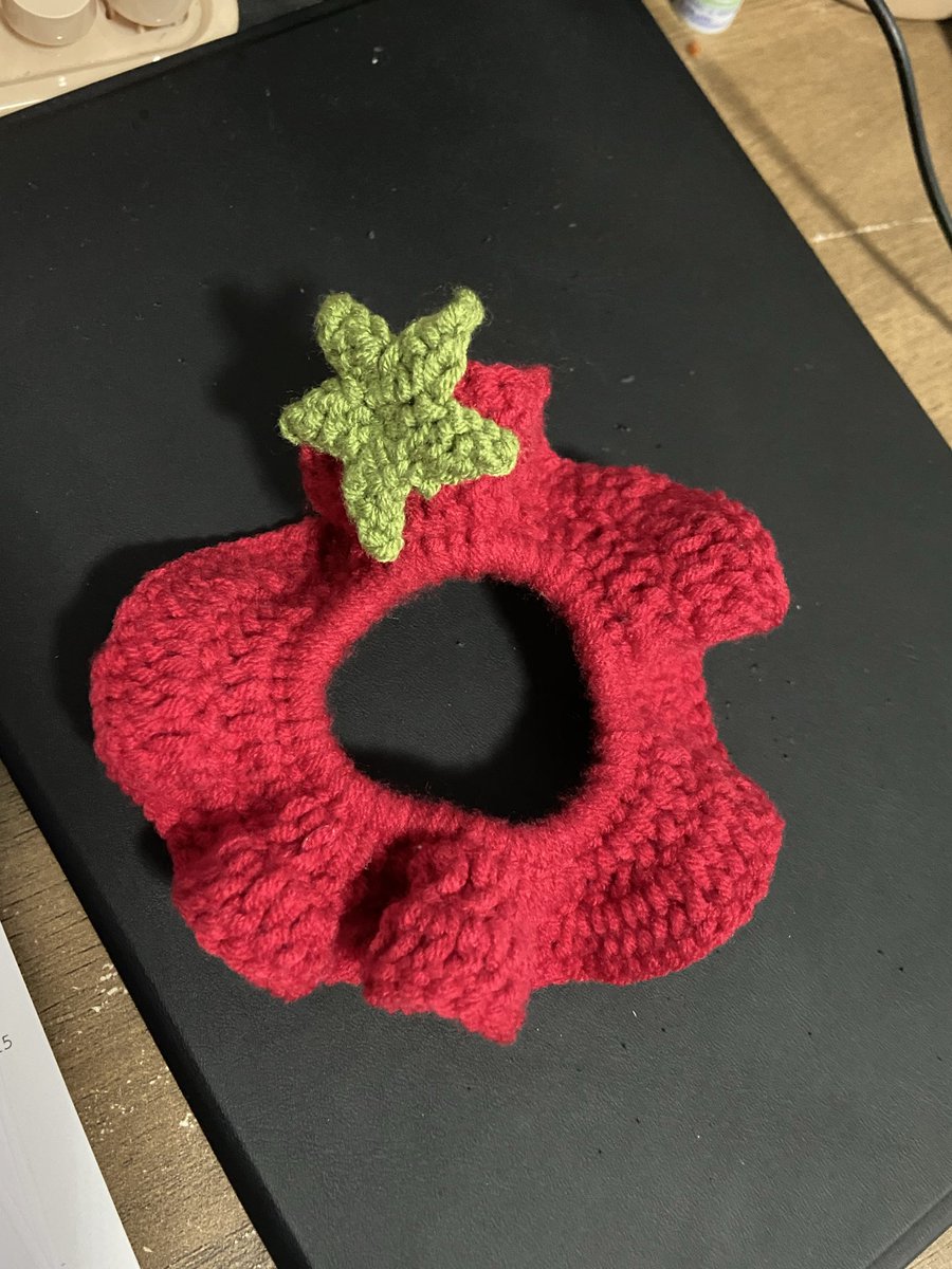 alongtime98's tweet photo. น้องScrunchie มะเขือเทศ
รับสมัครลูกค้าที่น่ารักจำนวนมากค่า อันนี้แม่ค้าตั้งใจทำเองทุกชิ้น ราคา3️⃣9️⃣บาทเท่านั้น ค่าส่ง5️⃣0️⃣บาทสนใจdmแม่ค้าหรือทัก@cacitus_shopbkk ร้านแม่ค้าเองได้เลย #crochet #scrunchie #แฮนด์เมด #ของดีบอกต่อ https://t.co/CTqoGFLaRS