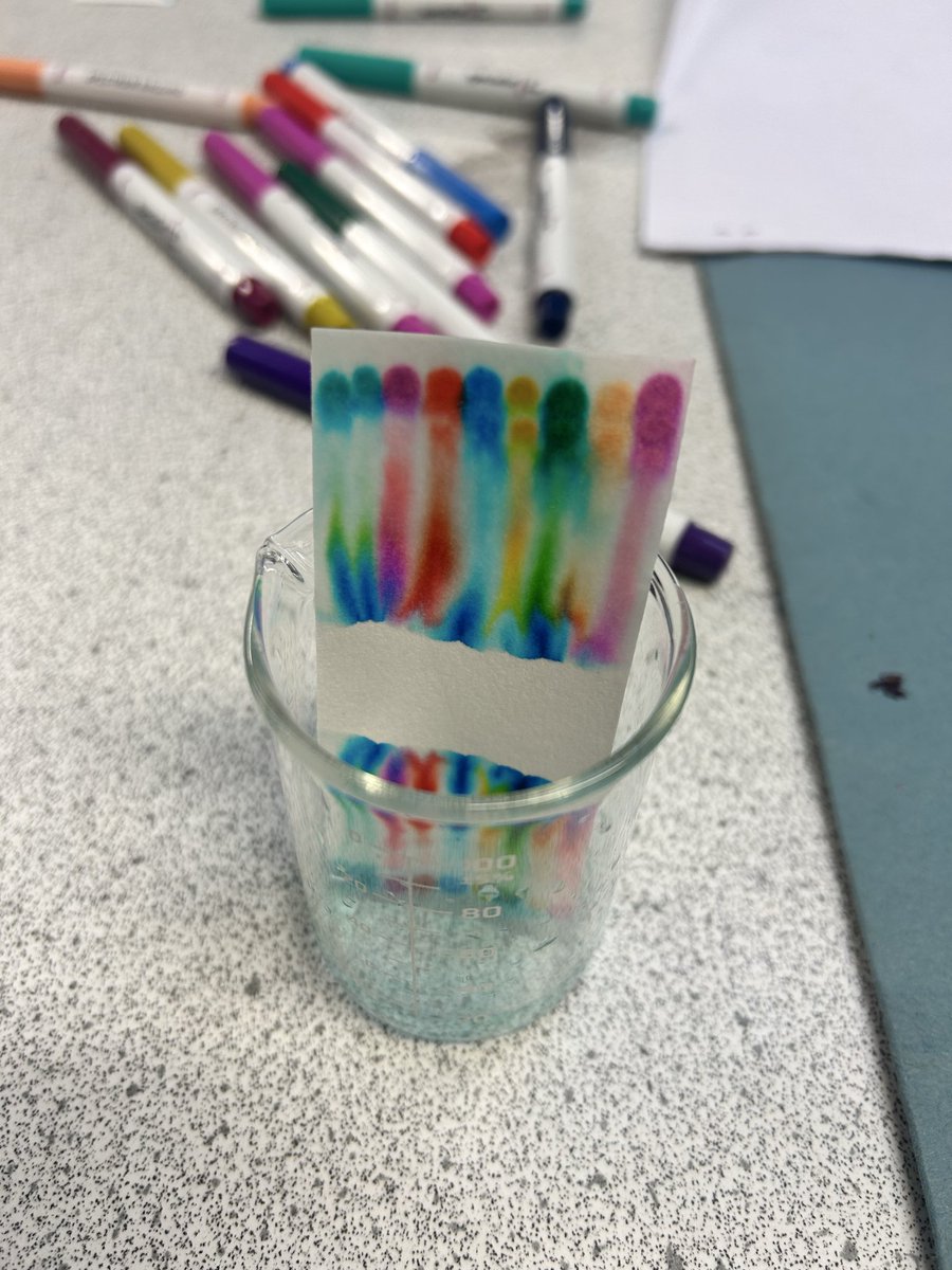 ScienceDYF's tweet image. Some more fantastic ‘creative chromatography’ designs from Year 10 last week!