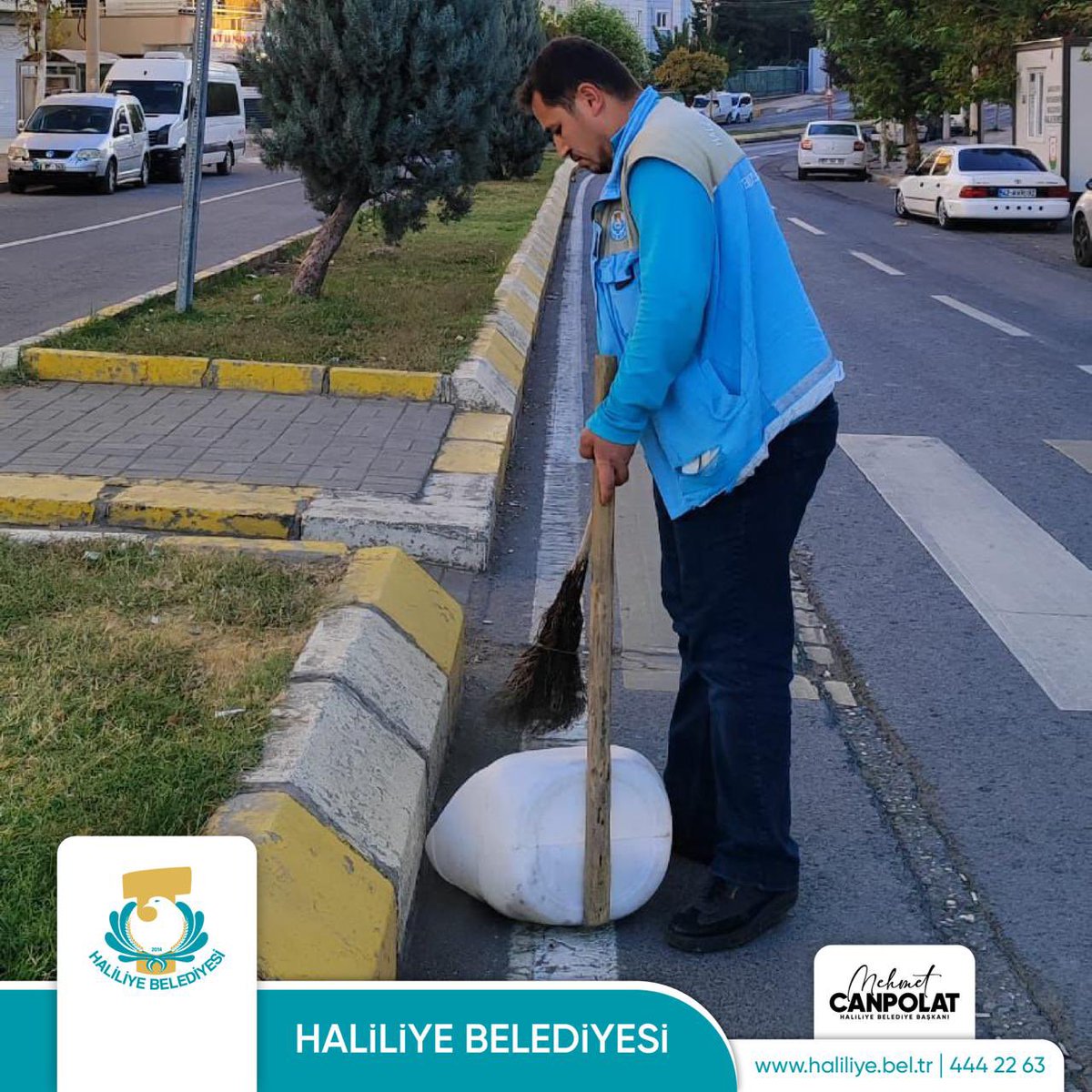 🔸 Temizlik neferlerimizle her adımda hijyen, her köşede titizlik var. 💦

🔹 Cadde, sokak ve kaldırımlarda köpüklü yıkama çalışmalarını aralıksız sürüyoruz.