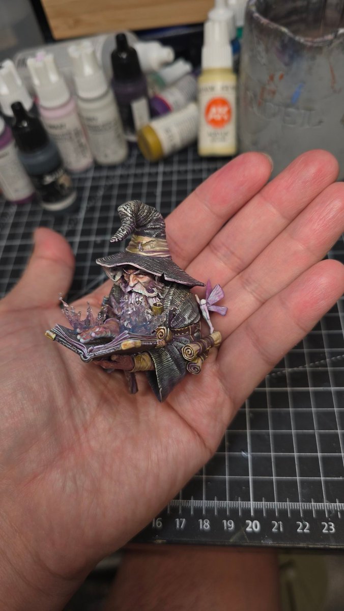Chessymonkey's tweet image. Friday WIP: One week left !!!

#筆塗り #vallejo #Blackcrowminatures #plasticmodel #scalemodel #finescalemodele #swordandbrush #swordandbrush2025 #miniaturepainting #scale75 #akinteractive