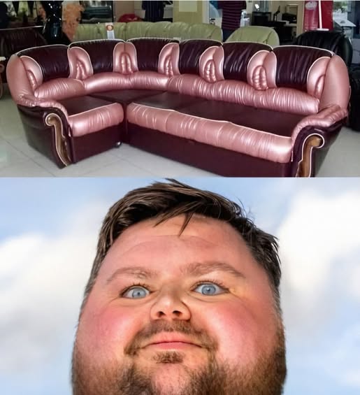 #MyTopicalHalloweenCostume would be dressing as a sexy couch.