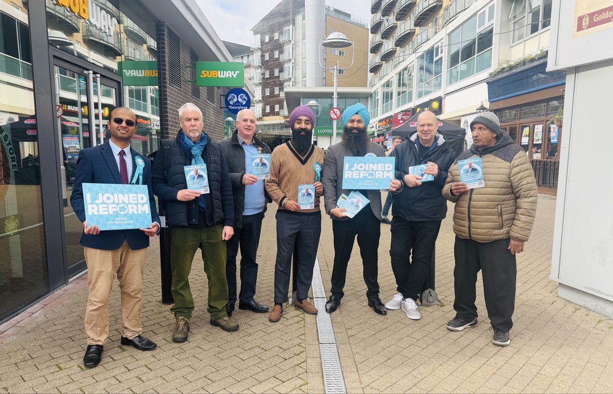 PrabhdeepReform's tweet image. Action Day – Hounslow Branch on Feltham High Street 🇬🇧
What an incredible day meeting local residents, chatting with veterans, and spreading the Reform message with the team.

Great energy, great conversations, and a fantastic turnout — our movement is growing stronger every day!…