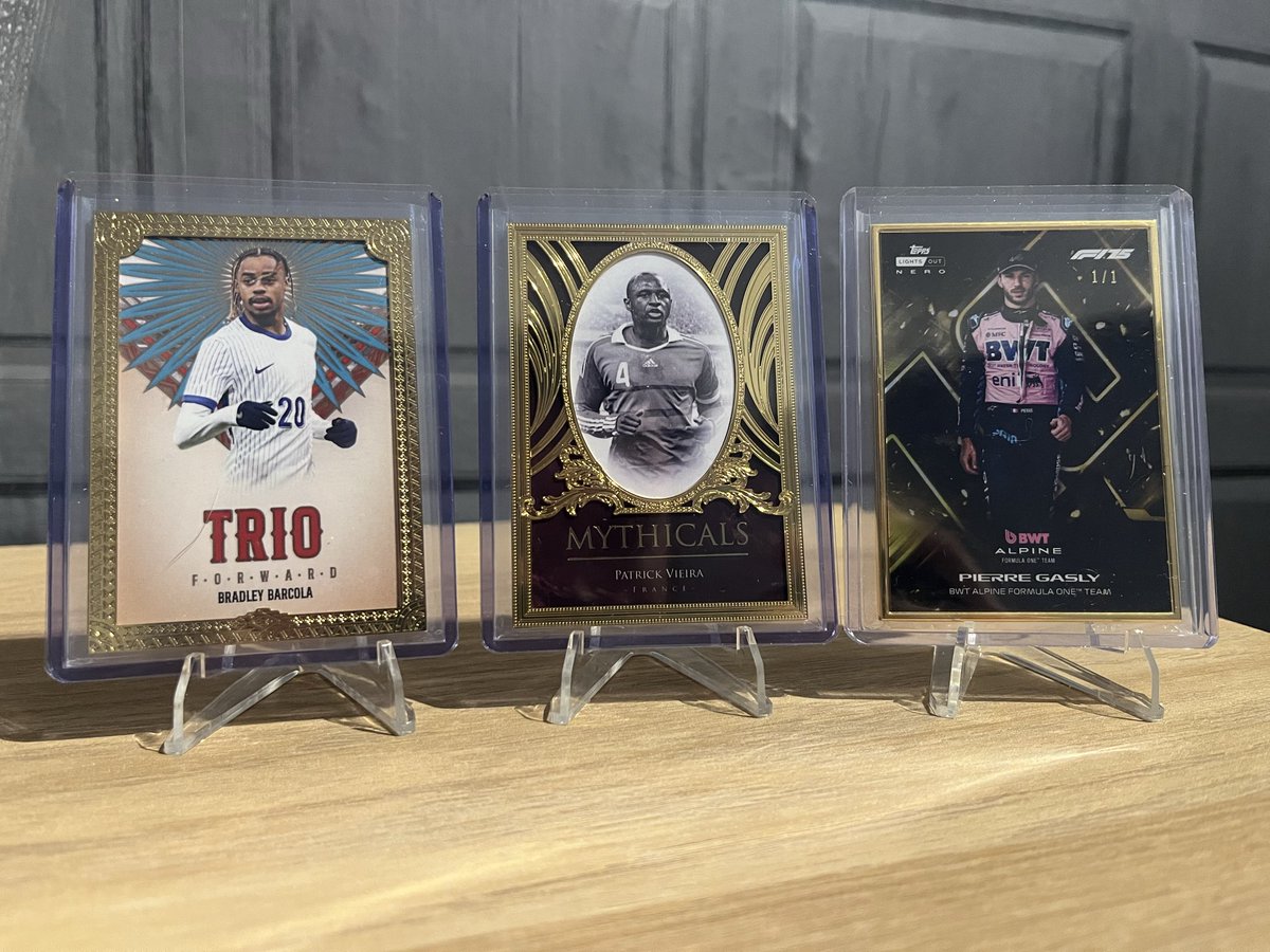 Clemo89efc's tweet image. A Gold frame delivery day @CardPurchaser Barcola &amp;amp; Viera numbered /10 😮‍💨