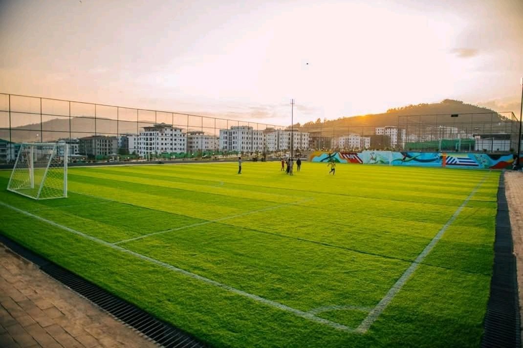 MeronKassa11's tweet image. The 2nd largest corridor project in #AddisAbaba stretching from Sar Bet to German Square, Garment to Furi has been completed. A milestone in building a smarter, greener, and more connected capital. #Ethiopia  #corridordevelopment @AbiyAhmedAli @TemesgenTiru @AdanechAbiebie