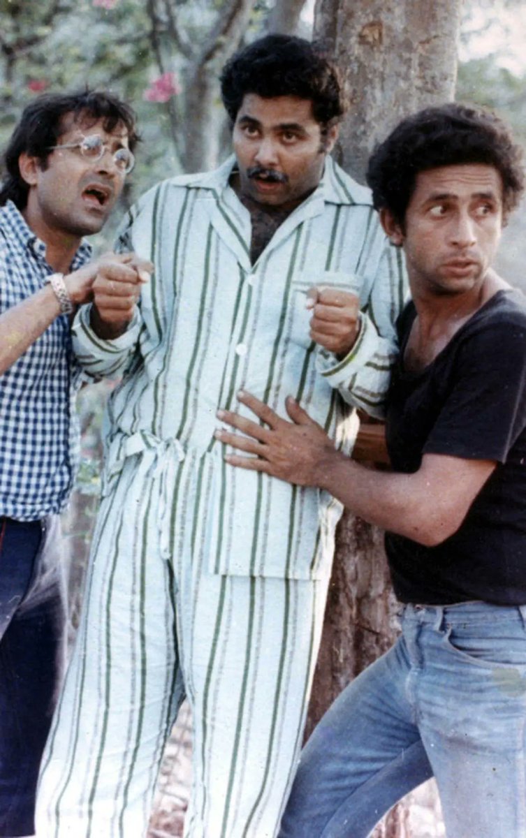 theskindoctor13's tweet image. Satish Shah (1951–2025).

From the unforgettable corpse in Jaane Bhi Do Yaaro to the endearing professor in Main Hoon Na, the countless faces he wore in Yeh Jo Hai Zindagi, and charming Indravadan in Sarabhai vs Sarabhai, his comic timing and acting were effortlessly natural.

We…