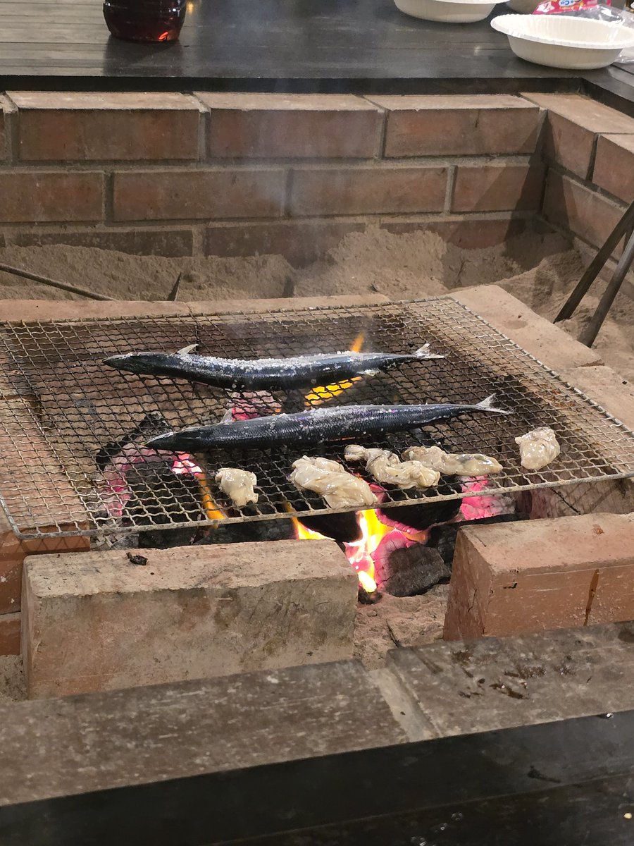 囲炉裏で秋刀魚焼いたのは
初めてだな