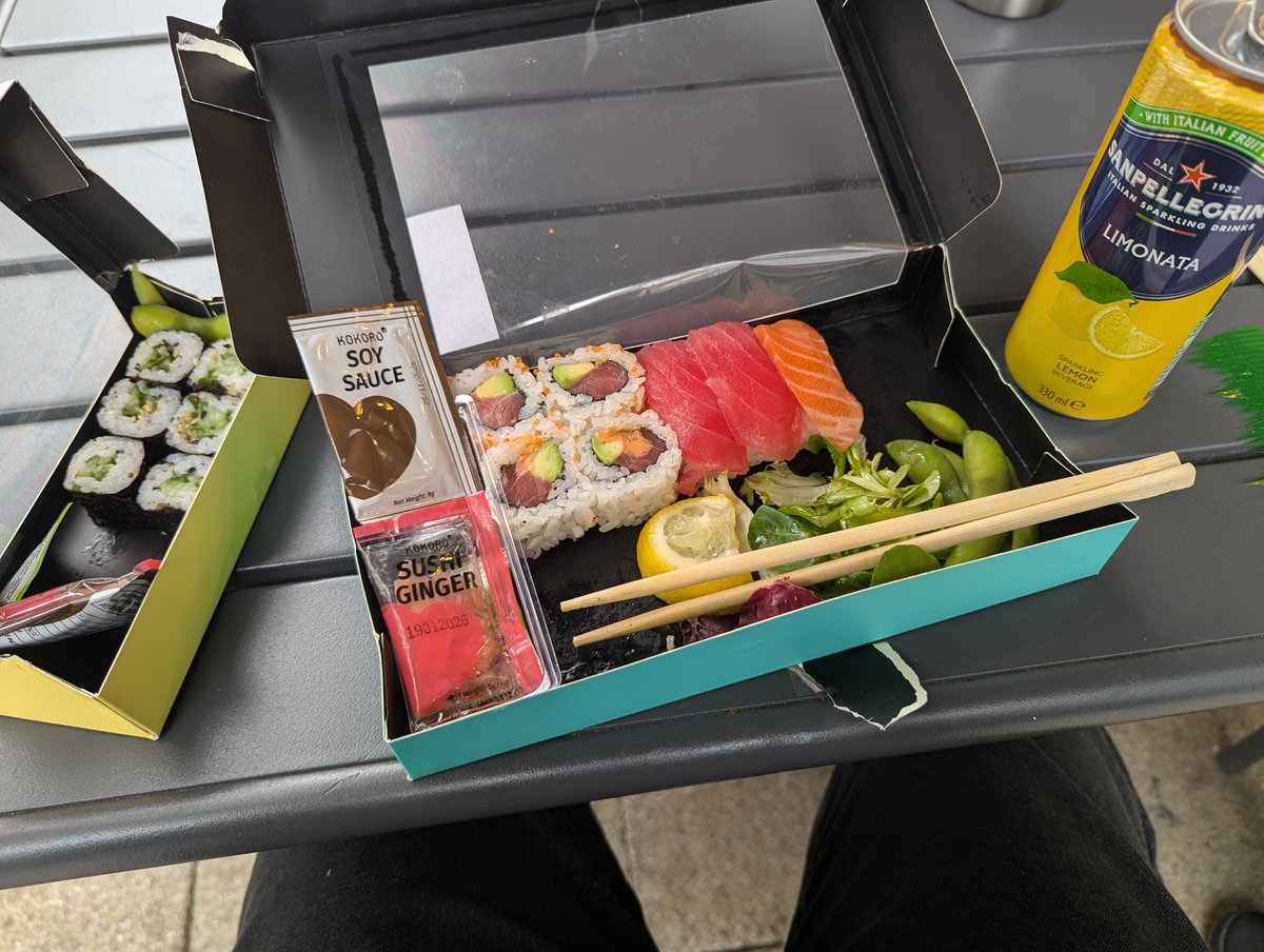 Just got my JS payout. Jerking off on camera paid for my Sushi~
Can't complain!