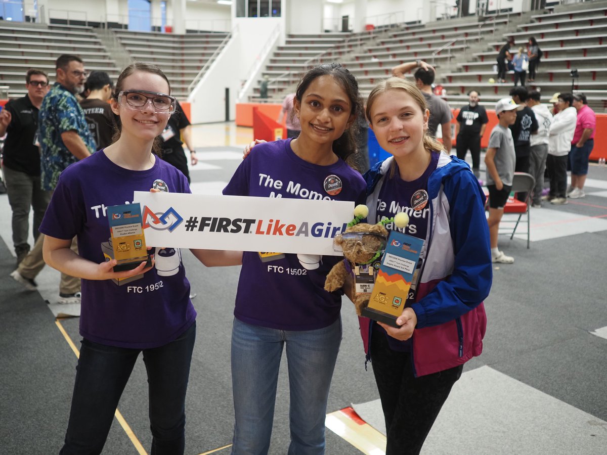 The Moment Makers tweet media