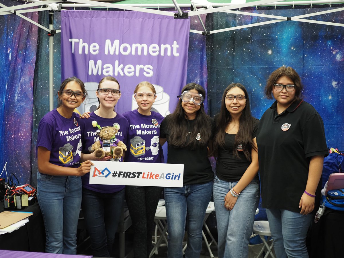 The Moment Makers tweet media