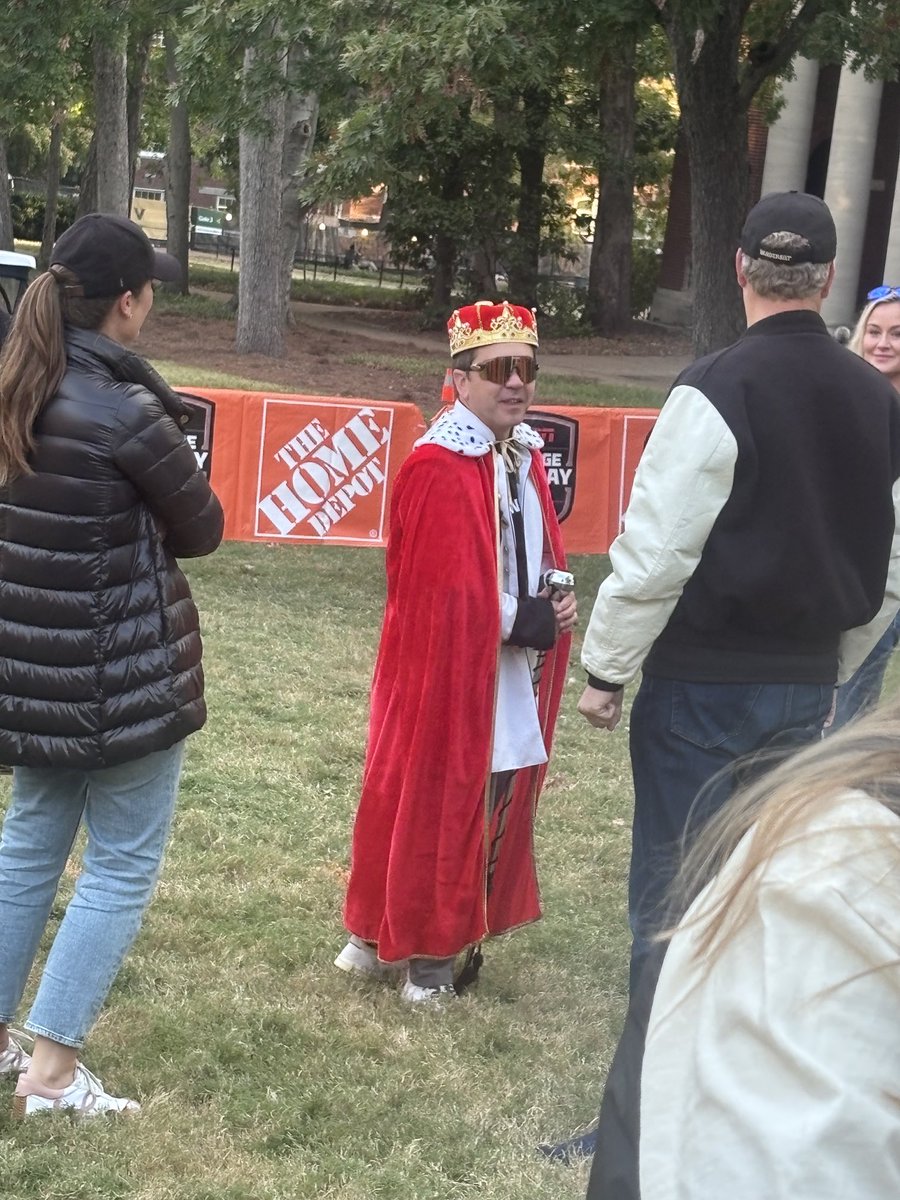 dtovitz's tweet image. The man of the hour has arrived: