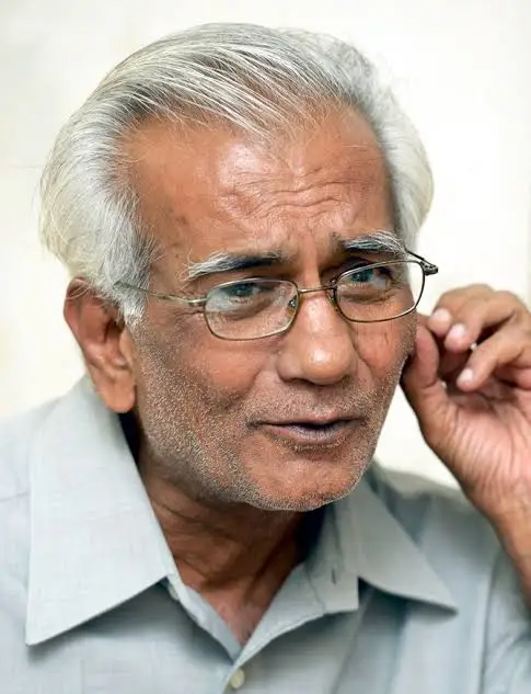 Amit Paranjape (@aparanjape) on Twitter photo Kundan Shah and Satish Shah gave us such great films and TV serials in the 80s/90s! Nice, hilarious comedy. Great entertainment!
Jaane Bhi Do Yaaro (1983)
Yeh Jo Hai Zindagi (1984)
Kabhi Haan Kabhi Naa (1994)
Also, Kundan Shah's other TV classics from the same era -
Nukkad Kundan Shah and Satish Shah gave us such great films and TV serials in the 80s/90s! Nice, hilarious comedy. Great entertainment!
Jaane Bhi Do Yaaro (1983)
Yeh Jo Hai Zindagi (1984)
Kabhi Haan Kabhi Naa (1994)
Also, Kundan Shah's other TV classics from the same era -
Nukkad