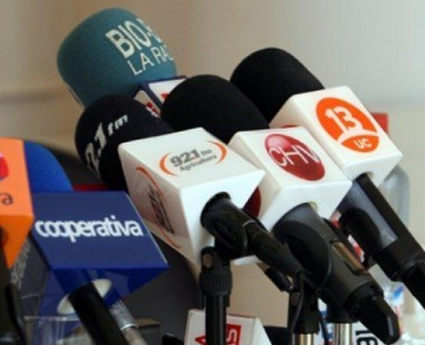 cliccomunica's tweet photo. LA NECESIDAD DE MEDIOS LOCALES. Carencias en Chile, que se parecen a las de otros países, entre ellos Argentina. https://t.co/oxze9Rbu5N https://t.co/bv0Wz508w8