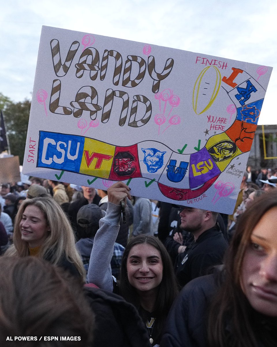 Making a quick stop at Vandy Land ✨