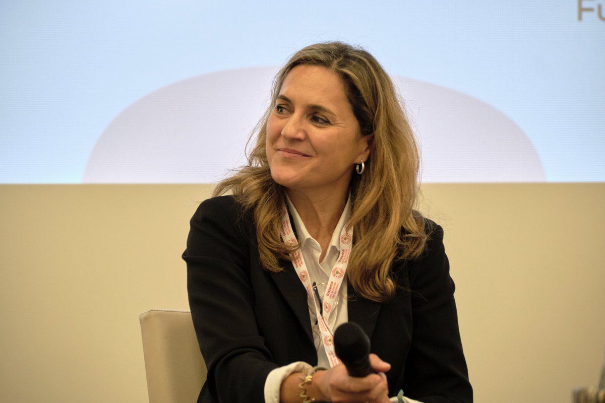 FabLabLeon's tweet photo. 🌍 El pasado 20 de octubre participamos en el evento final de #EarlyBrain en Turín.
📚 Nuria Robles habló sobre cómo las historias y la ilustración pueden acercar la intervención temprana a las familias.
🔗 Descubre el toolkit y el Libro Blanco: https://t.co/4sXYoTkkgM https://t.co/rna0tSppC3