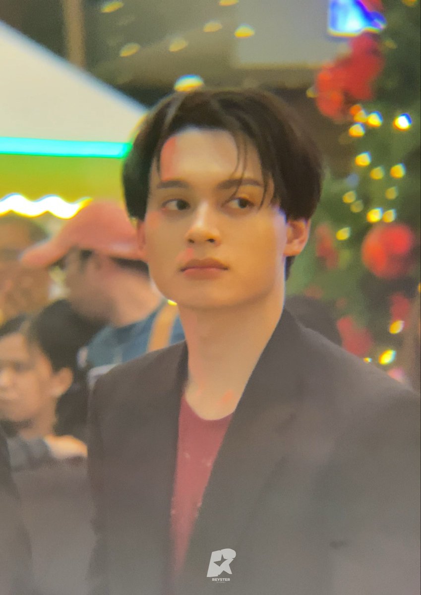 ReysterGlobal's tweet photo. [💌] 102525 HORI7ON <HOLIDAY STUDIO>

Reyster's face is proof that Christmas magic is real!🧡🎄

LIGHT UP WITH HORI7ON

#HORI7ON_HolidayStudio
#HORI7ON #호라이즌 #REYSTER #레이스터 
@HORI7ONofficial @smsupermalls https://t.co/0oFYei6ETQ